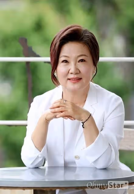 出生在「三個時辰」女人註定旺夫益子！「子女有出息」晚年享福命