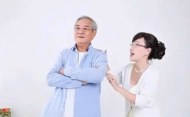 跟親家搭夥養老，兩個月損失4萬塊，老人哭訴：老伴都差點沒了