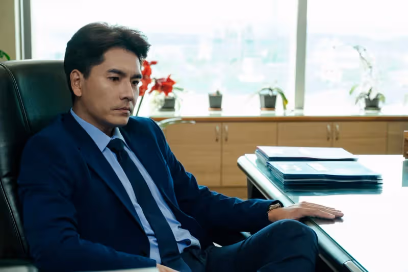 王傳一怒甩iPad砸他重要部位　王識賢吼：我要提告