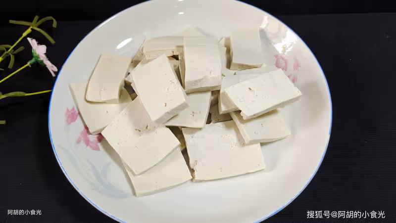 豆腐遇到它，才知道啥是絕配！配饊子」搶鮮「燉一碗，飯店花錢也吃不到