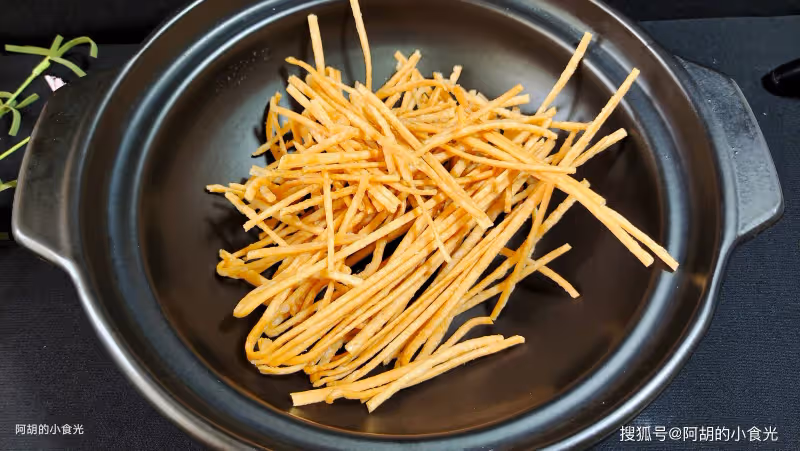 豆腐遇到它,才知道啥是絕配!配饊子」搶鮮「燉一碗,飯店花錢也吃不到