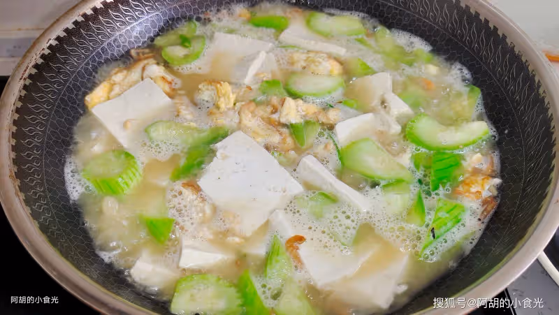 豆腐遇到它,才知道啥是絕配!配饊子」搶鮮「燉一碗,飯店花錢也吃不到