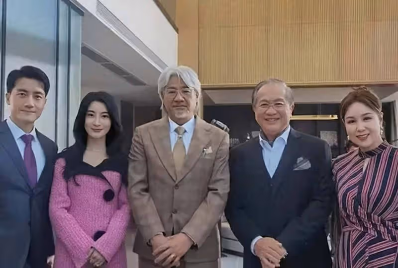 TVB老戲骨郭鋒復出拍劇,兩鬢斑白顯滄桑,愛妻患癌離世深受打擊