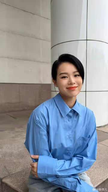 TVB視後胡杏兒為小兒子慶生!小傢伙鏡頭感足,3個兒子共用一張臉