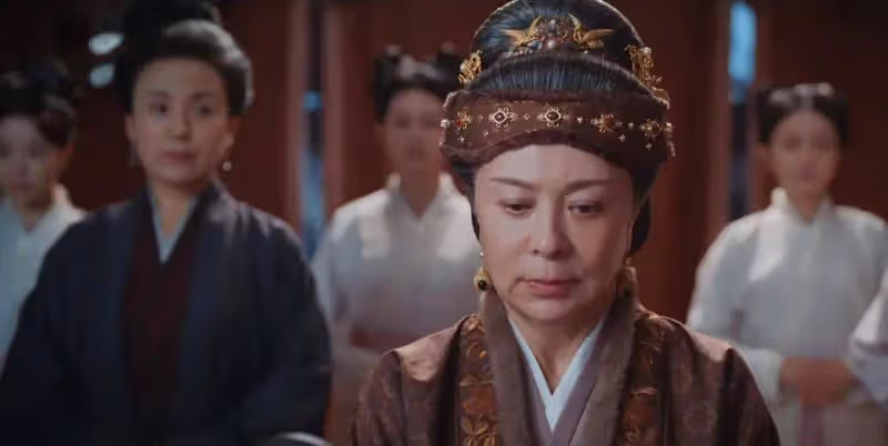 《惜花芷》:看懂花家為什麼被抄家,才懂顧宴惜選擇皇帝錯的有多離譜