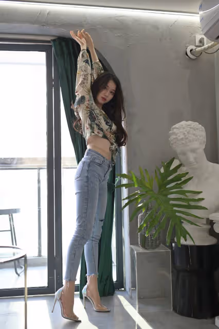 復古花卉與現代潮流的完美融合:都市女性的日常穿搭指南