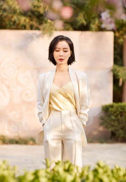 陳數西裝的穿搭，好洋氣 讀者：減齡女神當之無愧