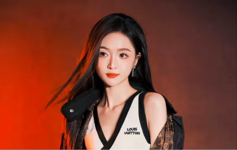 吳宣儀認證自己很姬上熱搜！她靚麗寫真膚白貌美性感撩人