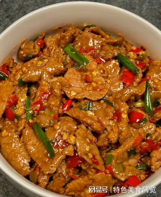 炒牛肉,切記不要加鹽跟料酒,鮮嫩又美味,太香了