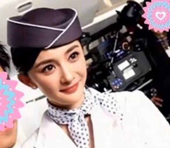 楊冪舊照曝光,一身空姐制服太誘惑,網友:從小美到大