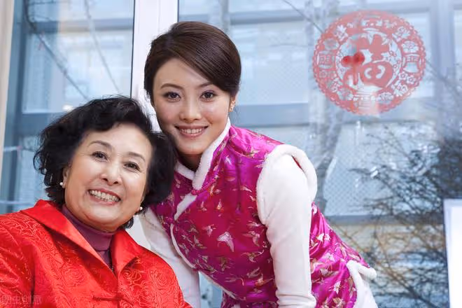 老公要花錢給婆婆過一個特別的生日，我極力反對後婆婆誇我做得對
