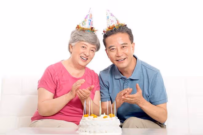 老公要花錢給婆婆過一個特別的生日，我極力反對後婆婆誇我做得對