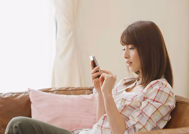老公出軌，我沒有吵鬧，帶他認識了我的弟弟後，主動與小三斷聯
