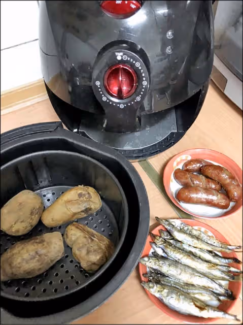你以為氣炸鍋沒油煙？專家曝「是傳統油鍋的13倍」少一步恐更糟　正確使用「開關一定要按對」