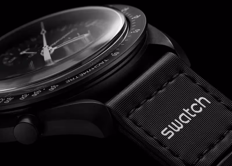 SWATCH白色史努比滿月錶太夯買不到　全黑新月錶接力登場明開賣
