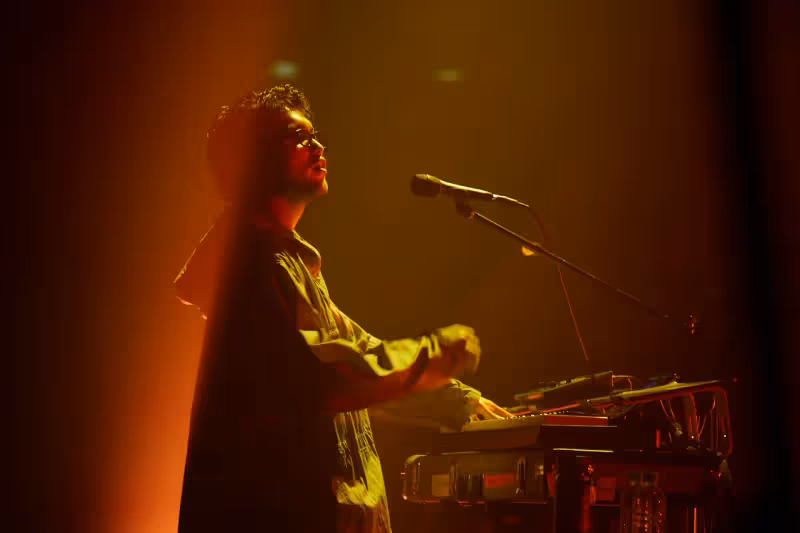 King Gnu飆唱《咒術》神曲！登北流連喊6次「爽」、出動Google翻譯