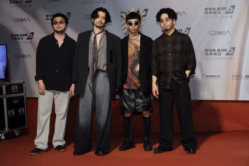 King Gnu飆唱《咒術》神曲！登北流連喊6次「爽」、出動Google翻譯
