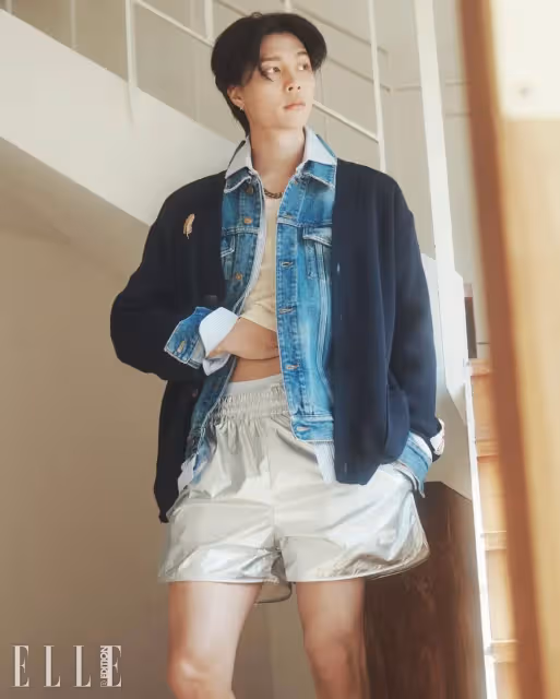 這個燦笑太犯規！　NCT Johnny登雜誌封面好像在拍潮流男友照