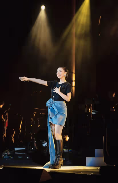 丁噹披白紗如仙女下凡　無預警被求婚反應曝光