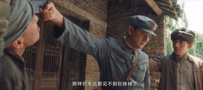 《追風者》直到上海送來鷹洋機，魏若來才發現，自己被錢少良騙了