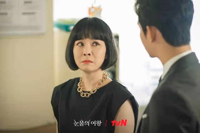《淚之女王》的姑姑是財閥家唯一正常人：現實中深愛過但選擇不婚