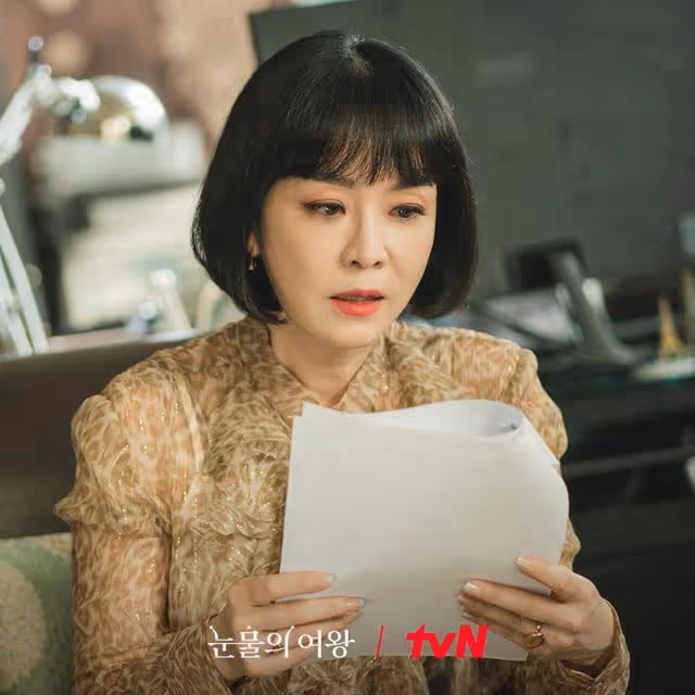 《淚之女王》的姑姑是財閥家唯一正常人：現實中深愛過但選擇不婚