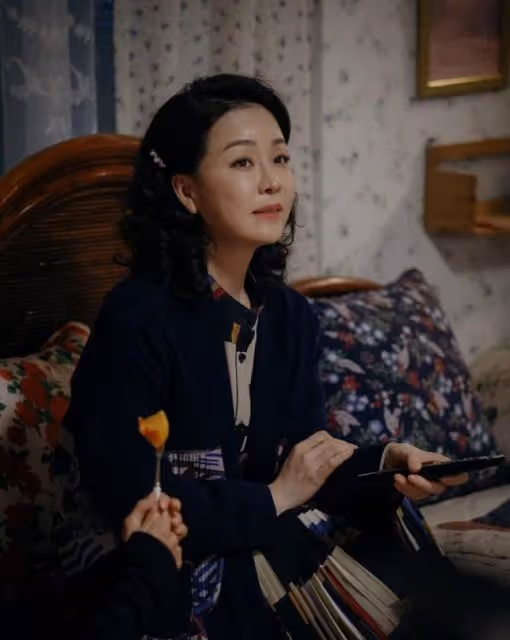 《淚之女王》的姑姑是財閥家唯一正常人：現實中深愛過但選擇不婚