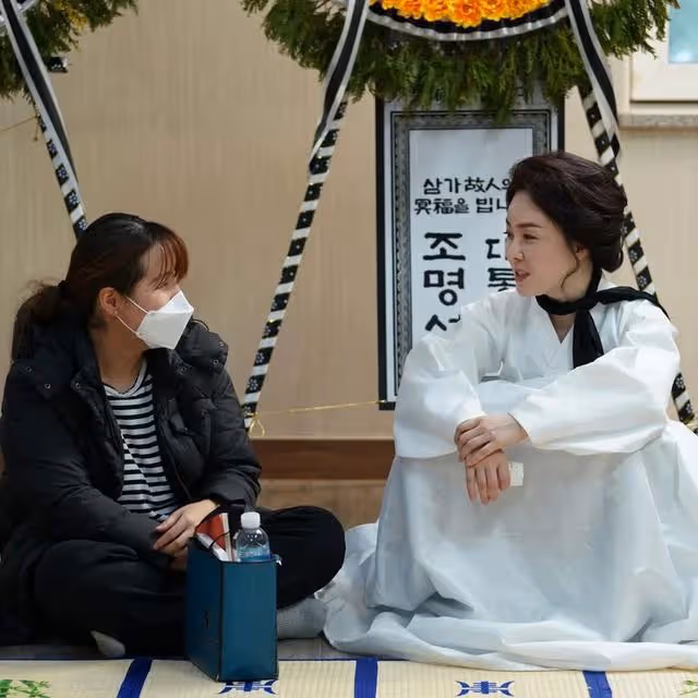 《淚之女王》的姑姑是財閥家唯一正常人：現實中深愛過但選擇不婚
