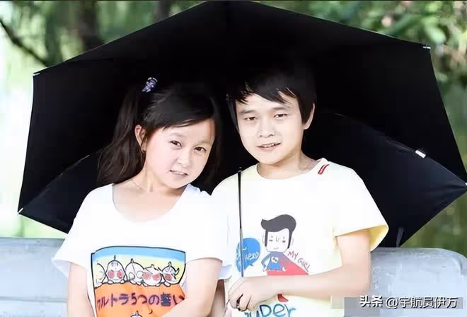 內蒙袖珍女嫁211高材生，12年堅持丁克，如今疑似家暴的她後悔嗎