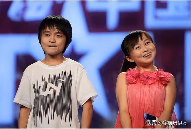 內蒙袖珍女嫁211高材生，12年堅持丁克，如今疑似家暴的她後悔嗎