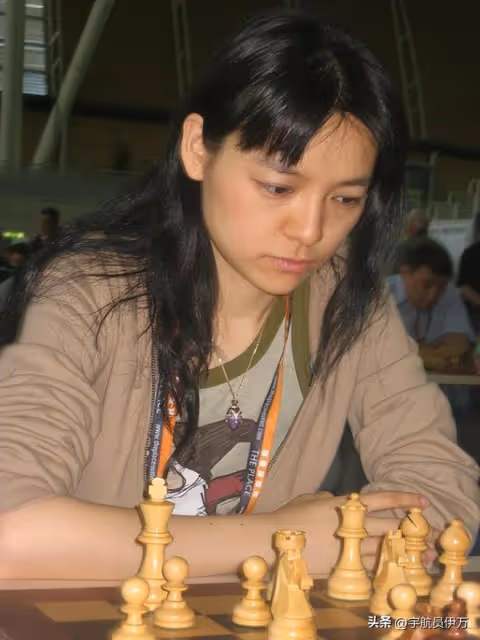 棋後諸宸：嫁卡達王室後放棄中國籍，接受一夫多妻，如今後悔嗎