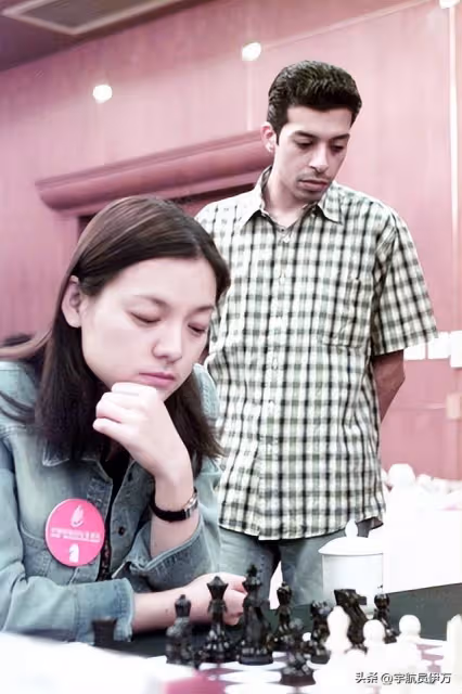 棋後諸宸：嫁卡達王室後放棄中國籍，接受一夫多妻，如今後悔嗎