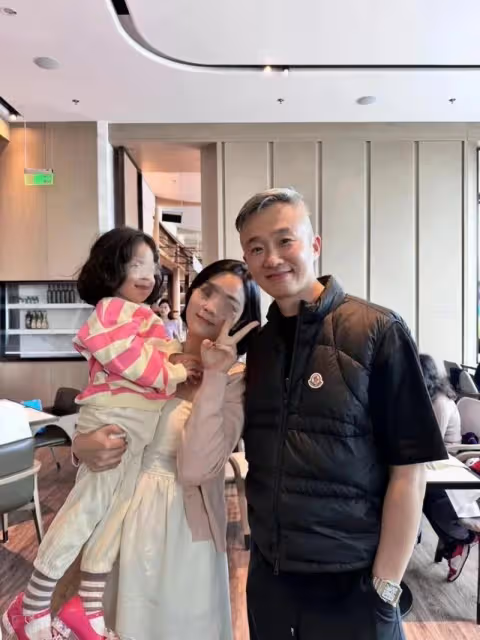 52歲主持人程雷被偶遇，自曝壓力大倆兒子，還有1600萬房貸沒還