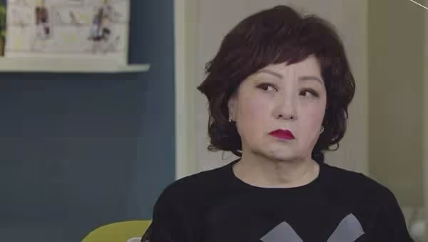 我今年65歲、獨居10多年，一場社區聯誼，認識小10歲的她，攜手再婚，沒想到半月之後，我迷糊去了一趟廁所…嚇到酒全醒，親手葬送這段黃昏戀！