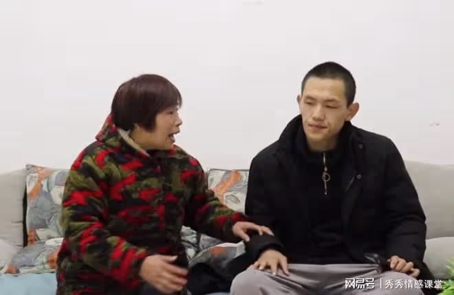 我女友年薪百萬,我媽卻不贊成親事,我問她為啥,她說:你不懂