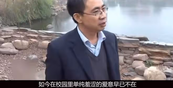 碩士丈夫拋棄糟糠之妻,和別的女人結婚生子,揚言:她配不上我