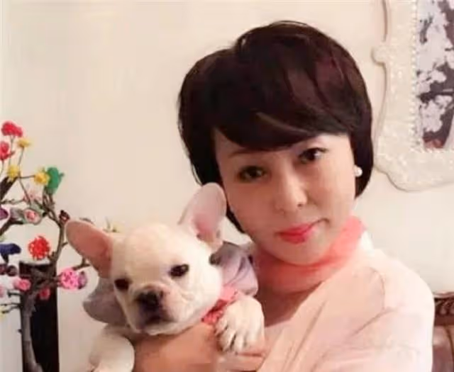 22歲小伙愛上41歲女老闆,追求7年終成眷屬,9年後他們現狀如何