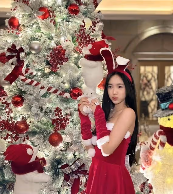 小S倆女兒近照曝光，許曦文許韶恩同框比美，顏值氣質均超媽媽