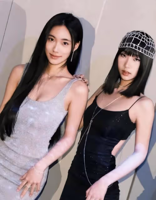 小S倆女兒近照曝光，許曦文許韶恩同框比美，顏值氣質均超媽媽