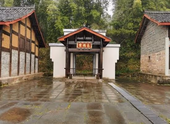 68歲的單身公公不習慣城市生活，父母出了一個好主意，一舉三得