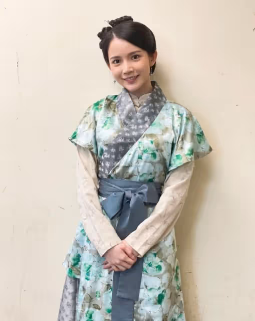 公布戀情？28歲TVB小花生日收百朵玫瑰！曾被指與男上司發展戀情