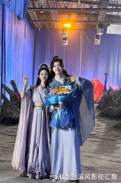 與鳳行：徐海喬驚艷客串，為鳳來練出腹肌，和趙麗穎二搭演父女！