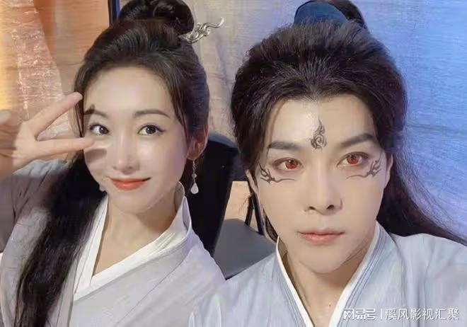 與鳳行：徐海喬驚艷客串，為鳳來練出腹肌，和趙麗穎二搭演父女！