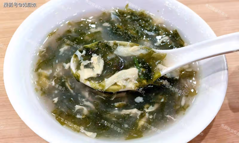 春天中老年要養骨，少吃白菜土豆，多吃這3樣，腿腳有勁，精神好