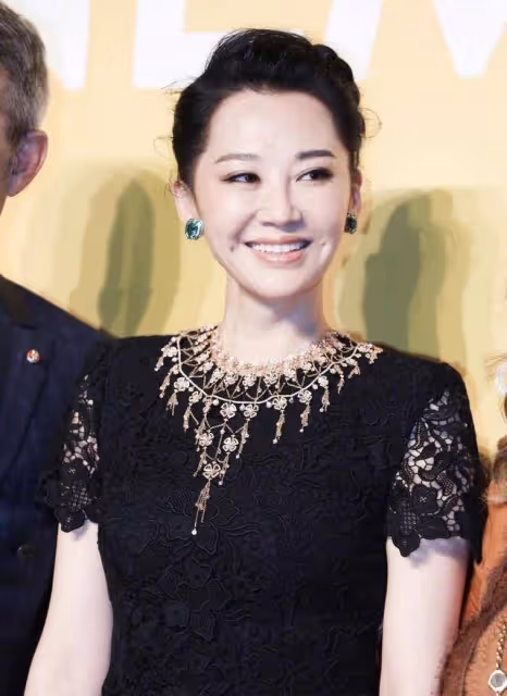 55歲許晴同框41歲車曉,終於見識了媚態美與氣質美的差距有多大