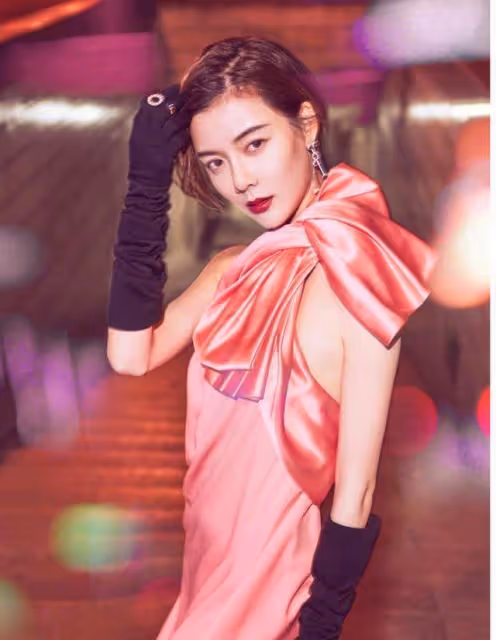 55歲許晴同框41歲車曉,終於見識了媚態美與氣質美的差距有多大