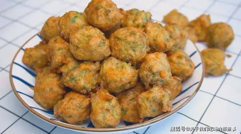 炸蘿蔔丸子有竅門,最忌放麵粉和澱粉,教你一招,又香又脆不回軟