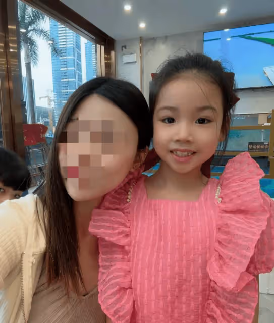 港人北上消費成風!TVB視帝與藝人太太深圳親子游被拍!