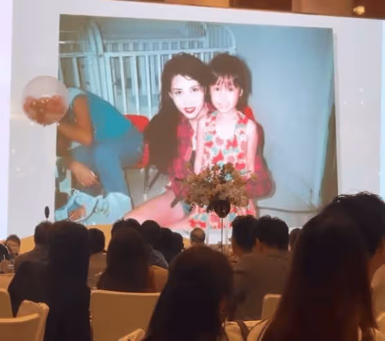 TVB前女星婚禮現場大曬與多位天王巨星合照!豪氣喝半瓶紅酒!