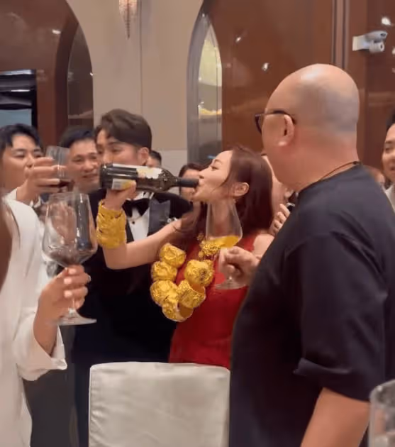 TVB前女星婚禮現場大曬與多位天王巨星合照!豪氣喝半瓶紅酒!